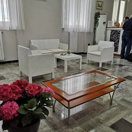 Chiostro Delle Cererie 2*