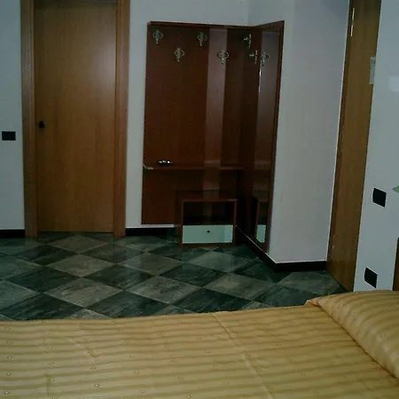 Chiostro Delle Cererie 2*