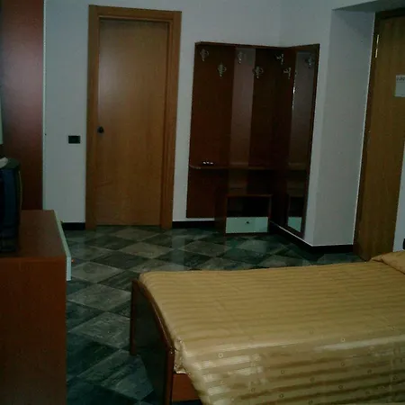 Chiostro Delle Cererie 2*