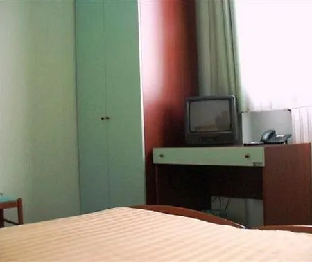 Chiostro Delle Cererie 2*